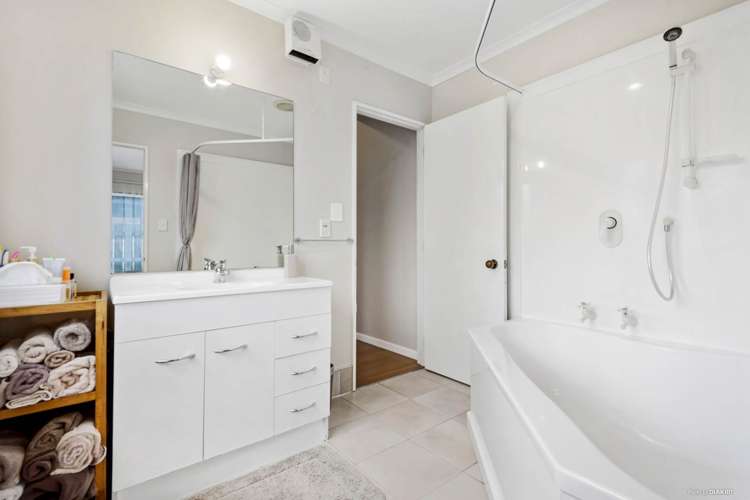 7a Stokes Avenue Te Atatu Peninsula_7