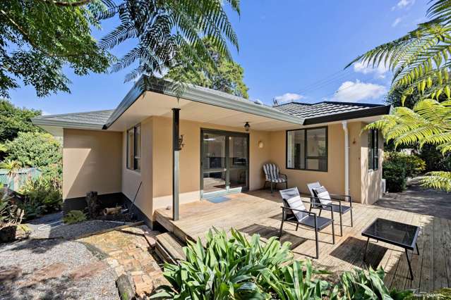 1a Derwent Crescent Titirangi_1