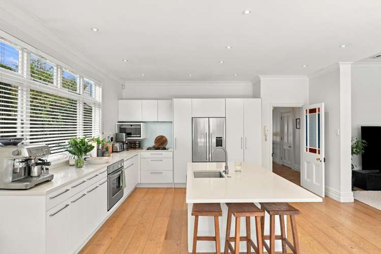 33 Hawkesbury Avenue_3