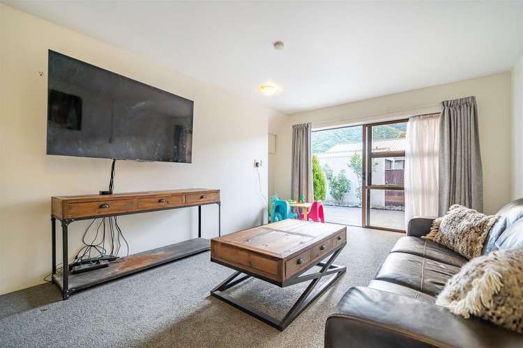 5 California Drive Totara Park_12