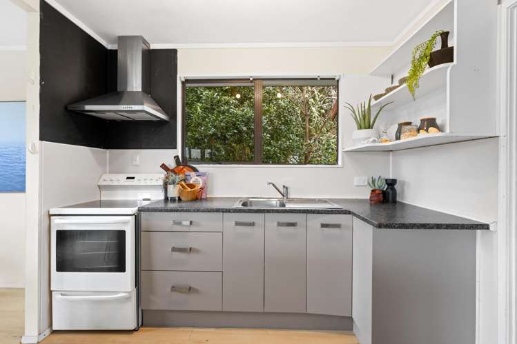 8 Tikorangi Place Morningside_4