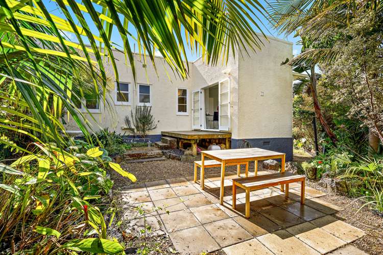 253 Lake Road Belmont_14