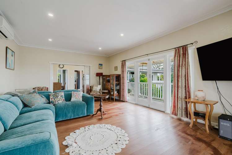 114 Tuhikaramea Road Dinsdale_16