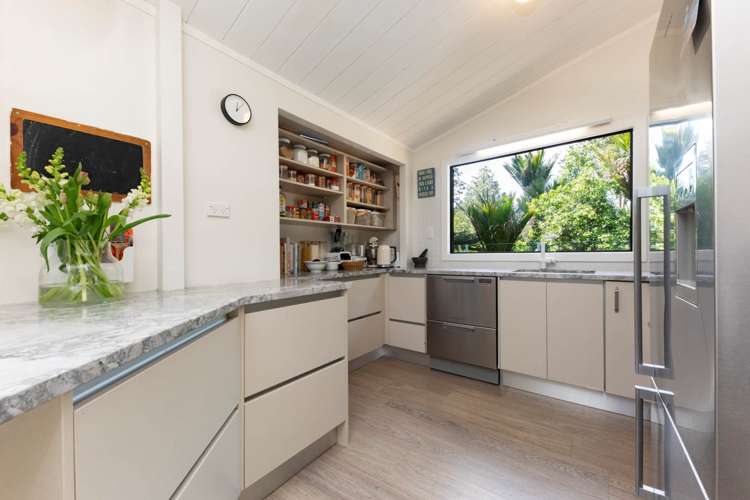 156 Woodlands Park Road Titirangi_5