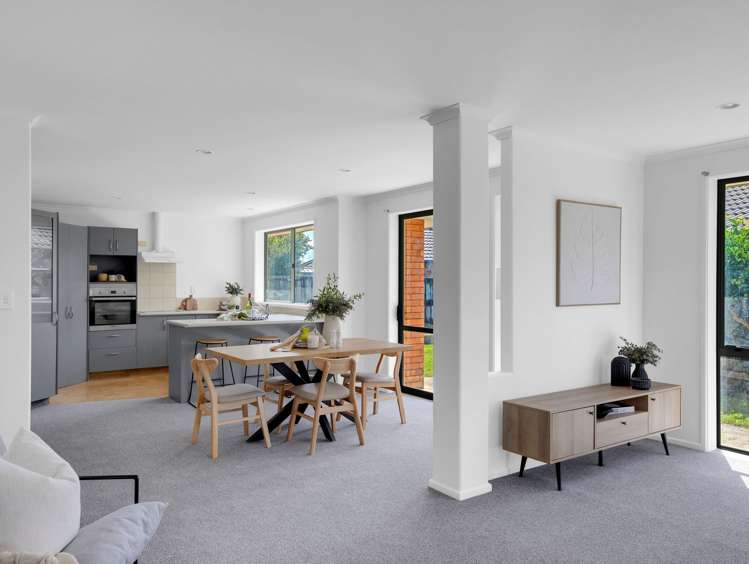 5 Locksley Lane Hamilton East_17