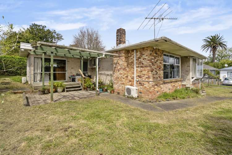 16 Essex Street Te Atatu South_14