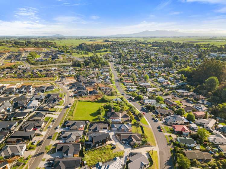 61 Dixon Road Glenview_21