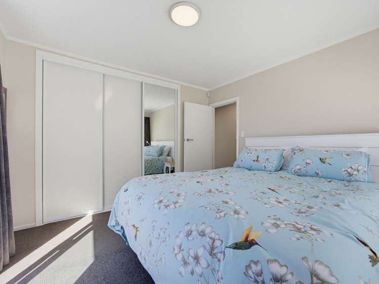 1 Silverbirch Grove Churton Park_15