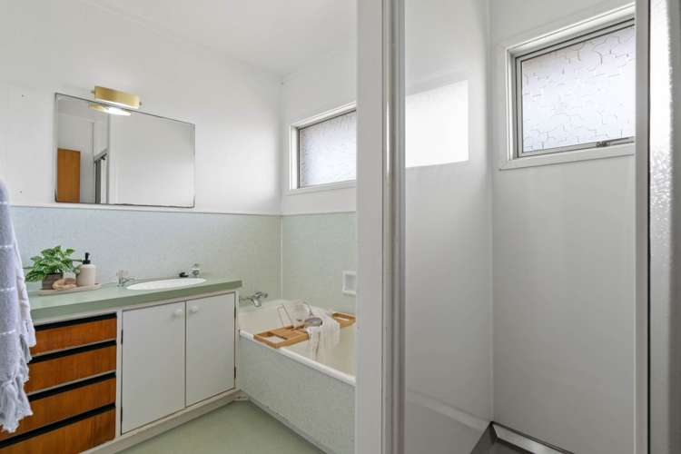 28 Pyle Road West One Tree Point_19