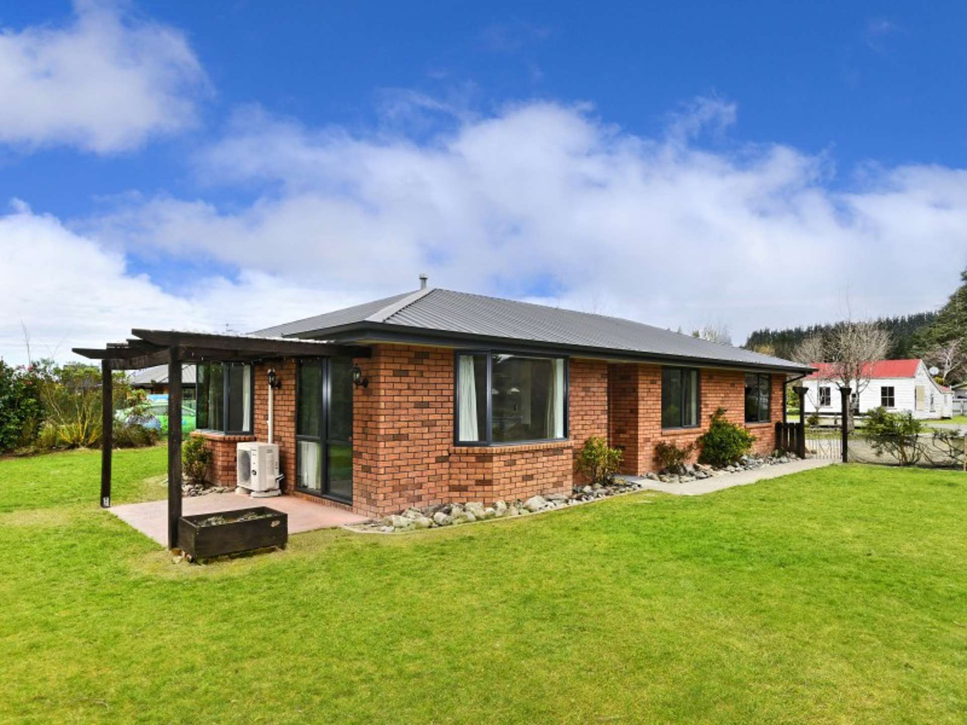 5 Railway Terrace Glentunnel_0