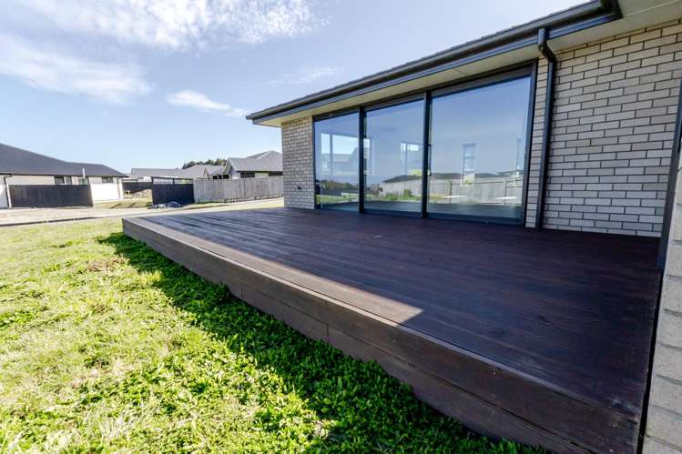 8 Holly Robinson Place Hokitika_24