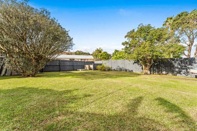 5 Herman Street Arkles Bay_26