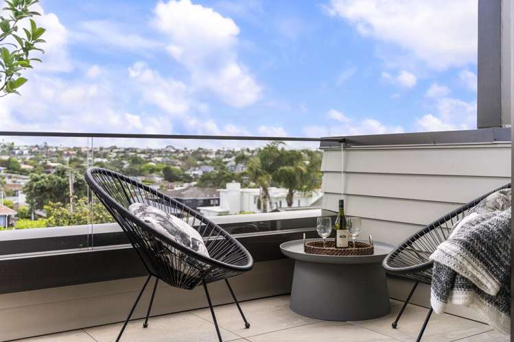 9a Folkestone Street Murrays Bay_12