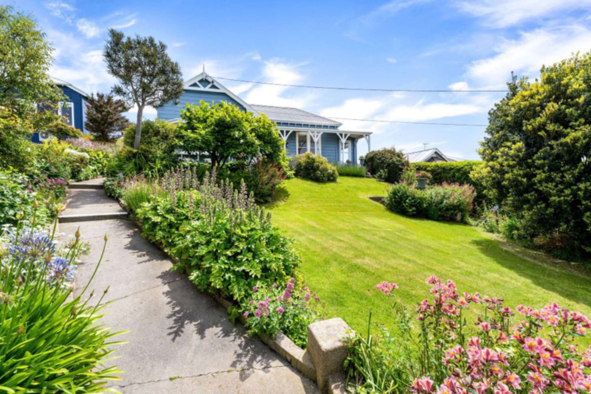 Feeling lucky, steampunk? 'Robot Man' sells up in Auckland for best house in Oamaru