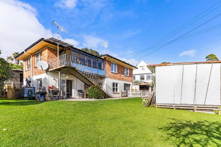 5 Pohutukawa Avenue Red Beach_19