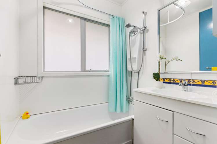 2/74 Dominion Park Street Johnsonville_7