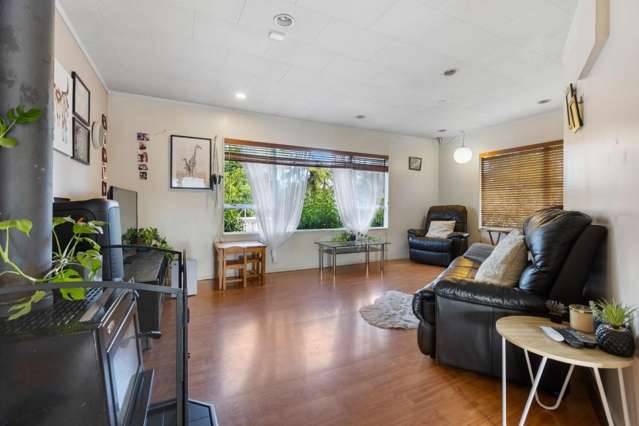 98 Oxford Road Okato_1