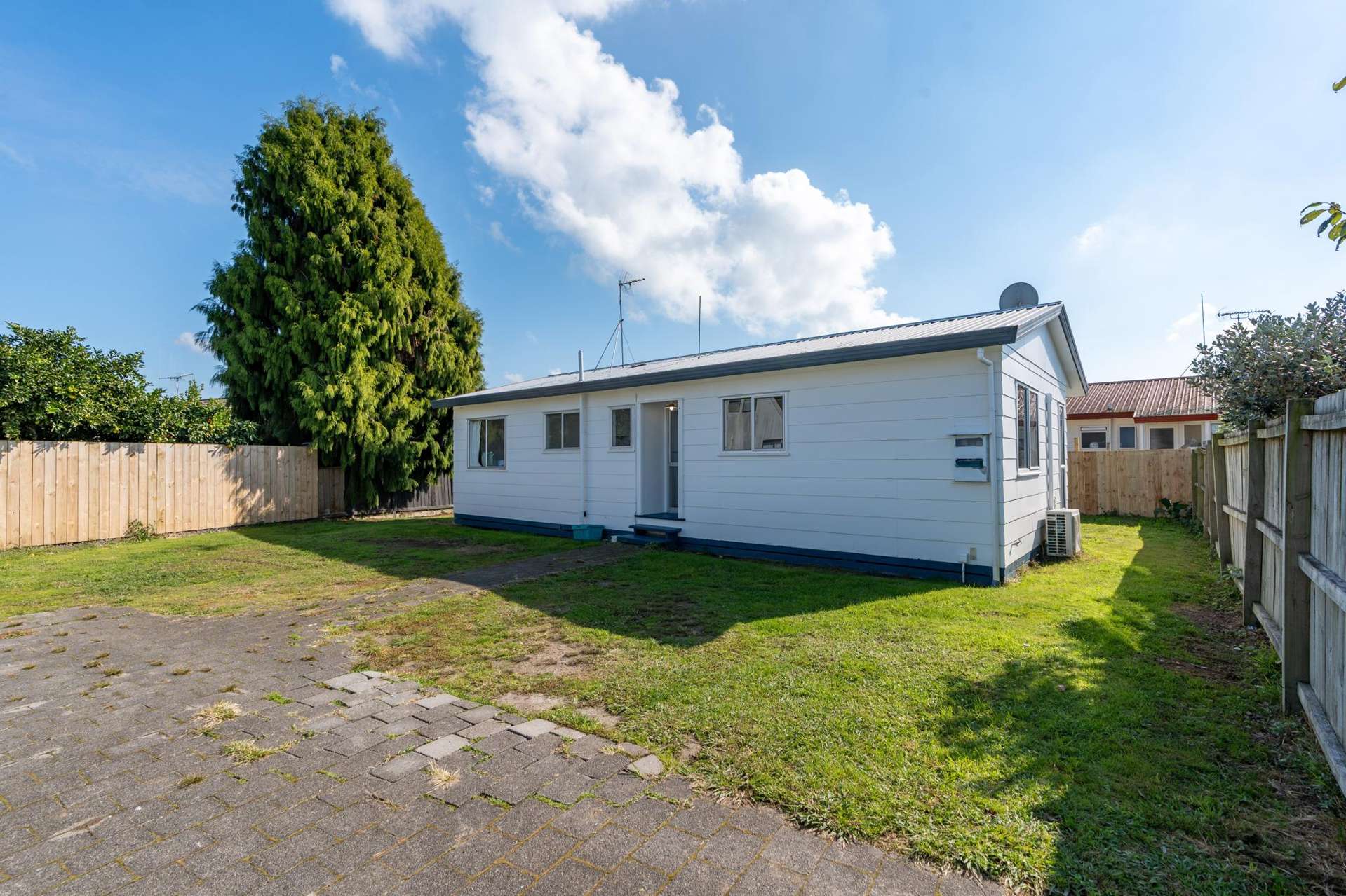 20B Kentucky Crescent Nawton_0
