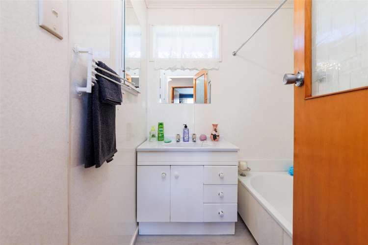 149a High Street Bulls_17