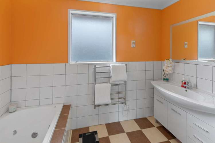 8 Abraham Crescent Milson_11