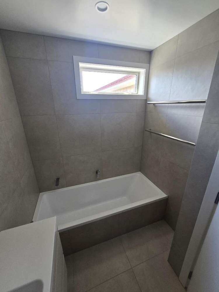 b/4 Knighton Road 1076_7