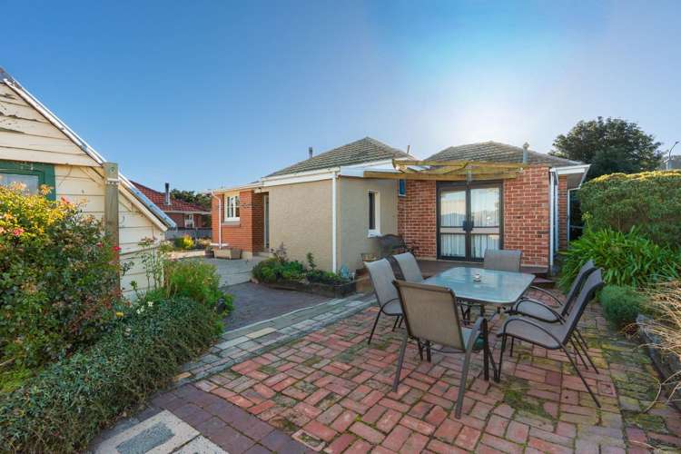 39 Holyhead Street Outram_17