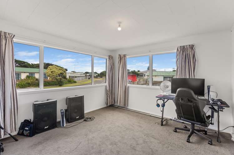 16 Karaka Street Otaki Beach_14