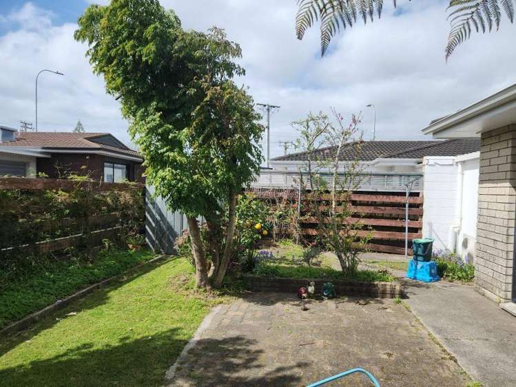 9b Golf Road 11229_13