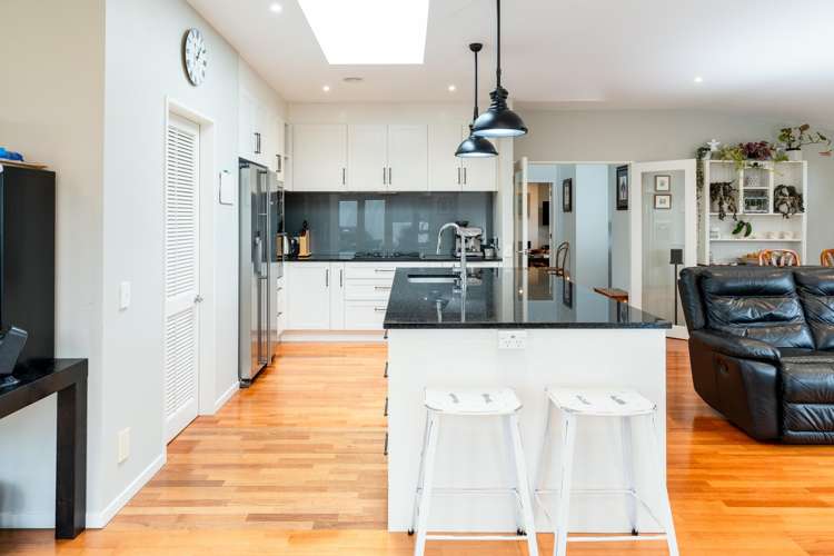 7 Caughley Grove Karori_5