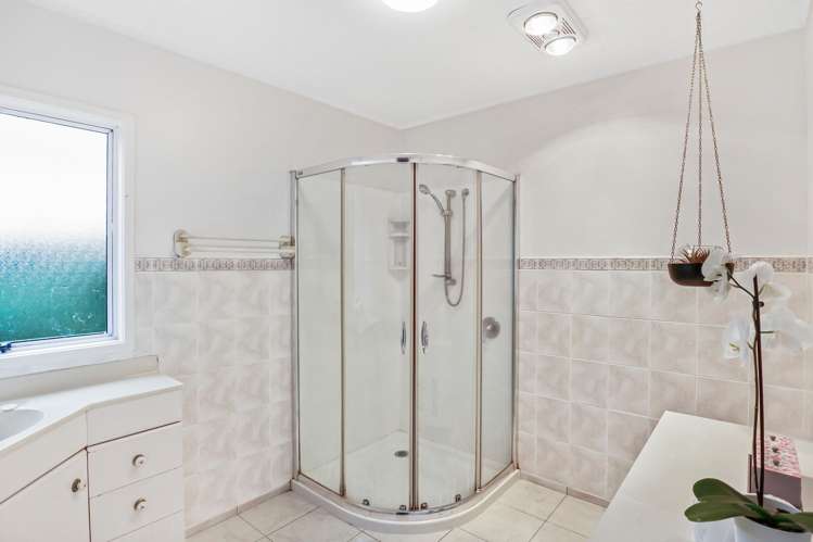 20 Rukumoana Place Clendon Park_10