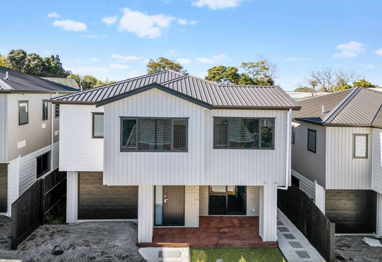 2 & 3/142 Great South Road Manurewa_1