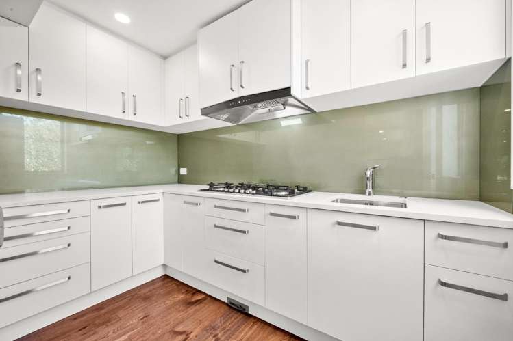 56C Shelter Drive Greenhithe_8