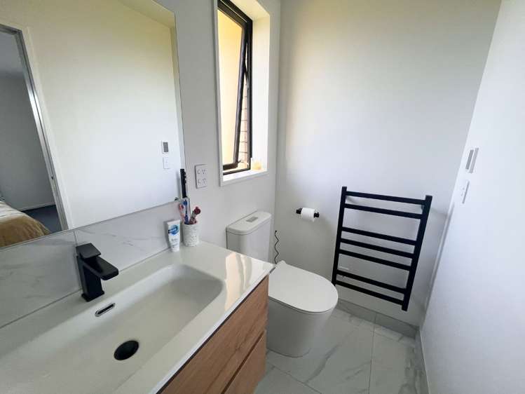 6 Dianthus Place Wigram_11