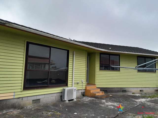 Refurbished Home in Convenient Location in Manukau