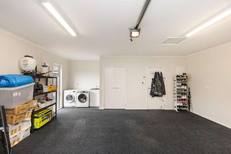 15 Coutts Way Fitzherbert_23
