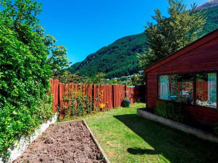 22b Watts Road Fernhill/Sunshine Bay_18