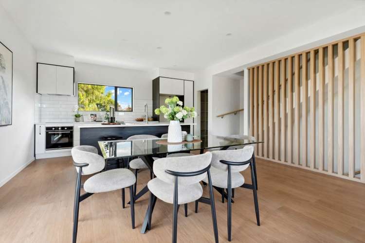 4 & 5/21 Erima Avenue Pt England_13