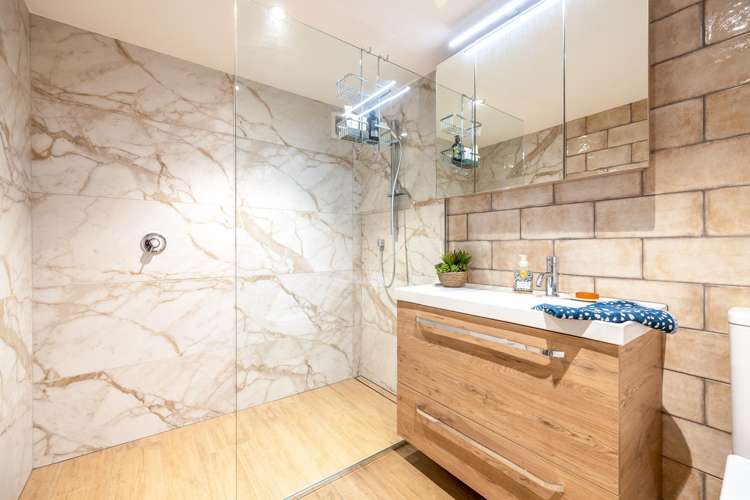 14 Esslin Road Surfdale_16