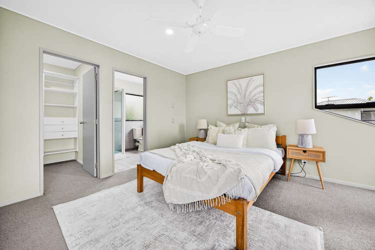 1/70B Carlisle Road Browns Bay_12