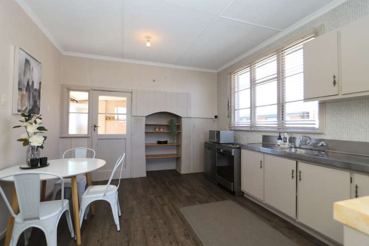 327 North Road Waikiwi_7