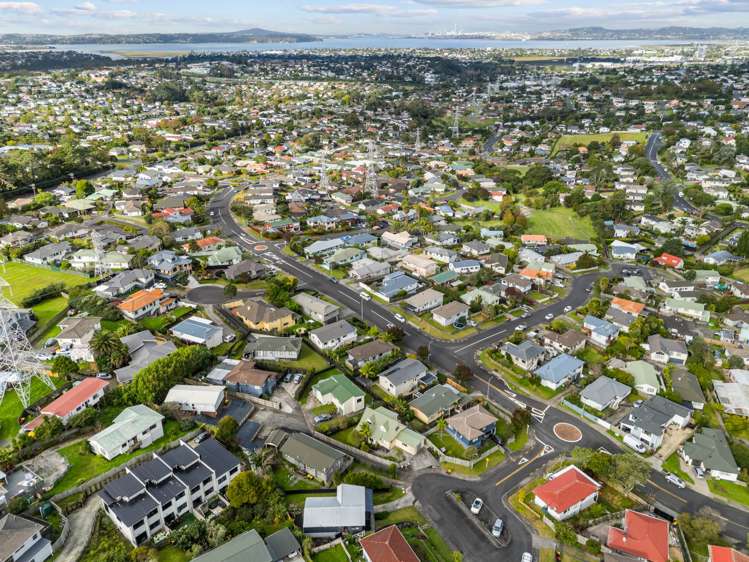 13 Frosses Place Massey_16