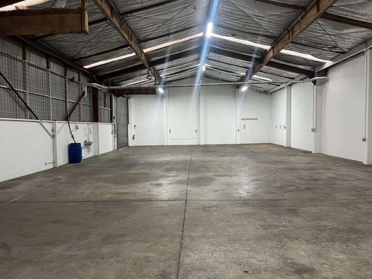 Part of, 47 Rennie Drive Mangere_2