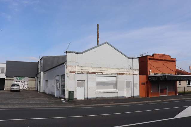 Commerical Property - Main Road Frontage