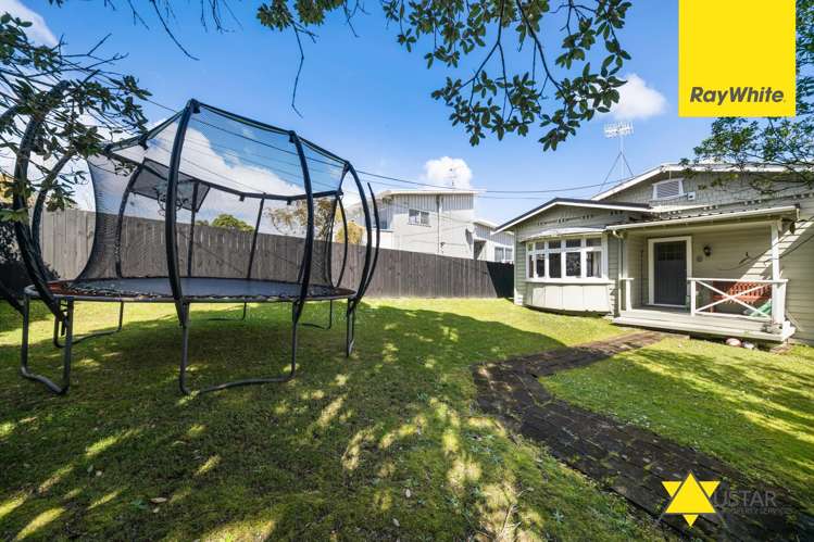 37 Willerton Avenue New Lynn_12