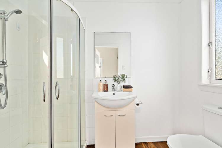 73 Beach Road Pahurehure_16