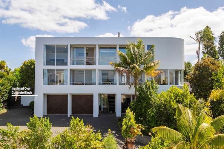 2/36 King Richard Place Browns Bay_0