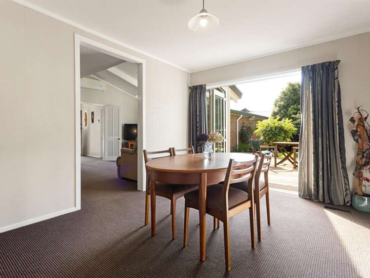 23 Gilbass Avenue Hamilton Lake_8