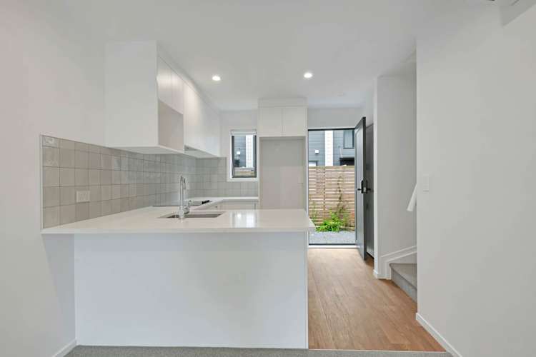 9/30 Bowater Place_4