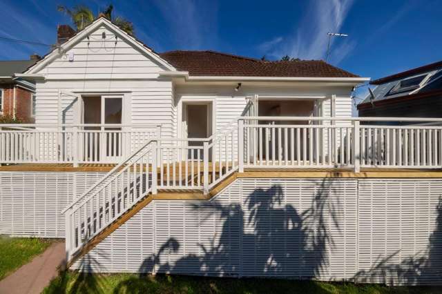 Sunny Ponsonby house