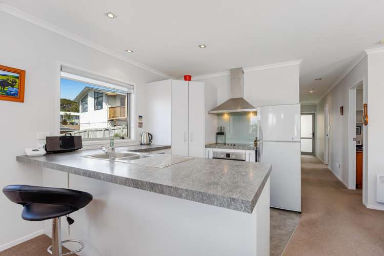 11a Rishworth Avenue Stanmore Bay_7